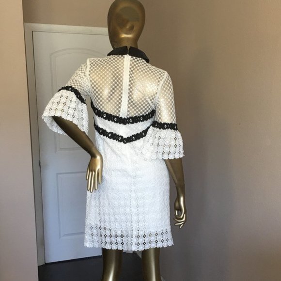 Black & White Petal Shift Dress with School Girl Collar - Picture 6 of 11